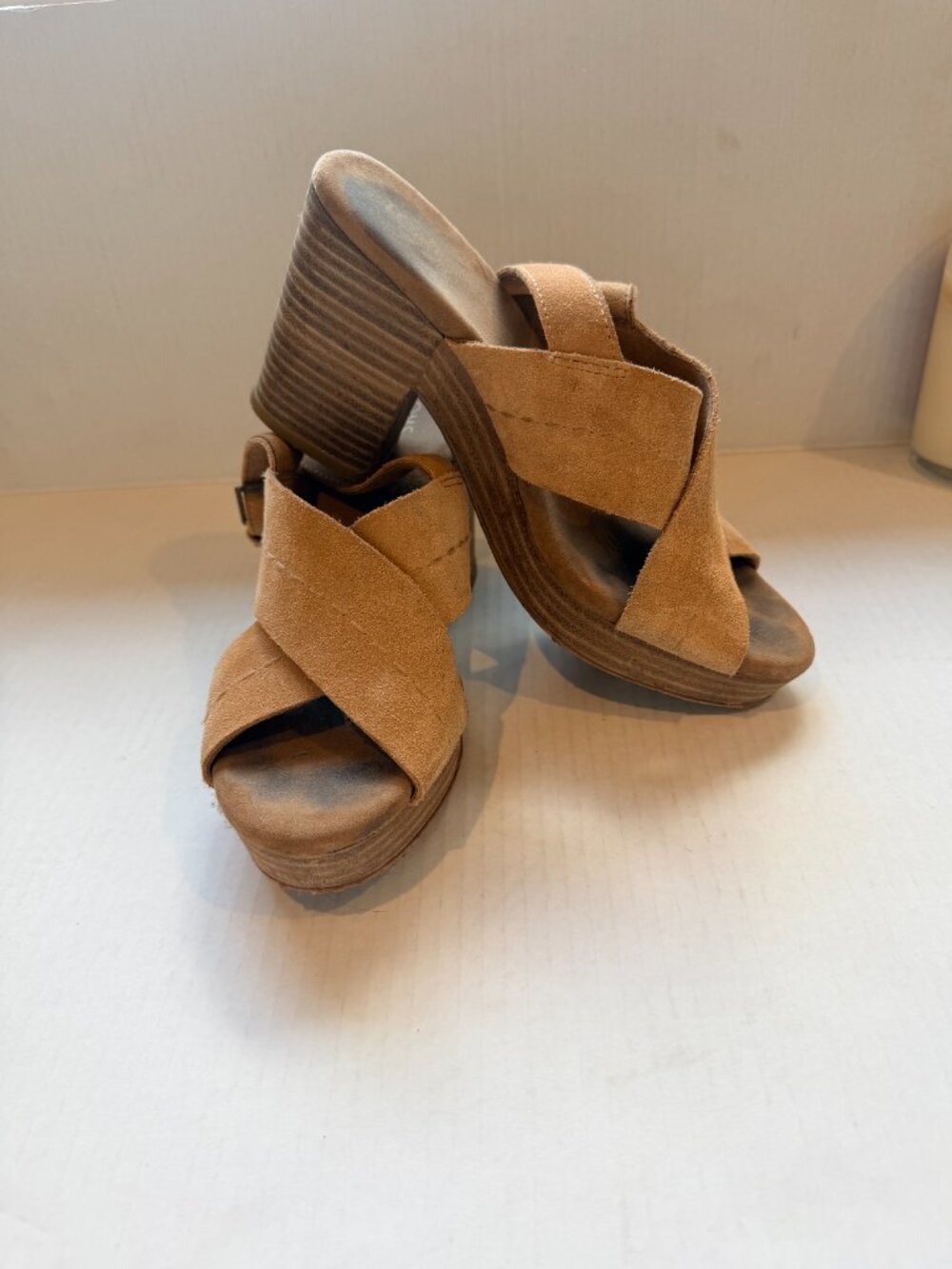 TOMS Ibiza Honey Suede Platform Sandals Block Heel Crisscross - Size 7.5